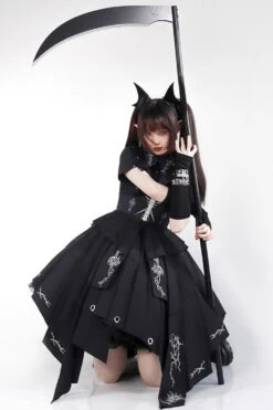 Black Travelling Thorns Short Sleeves Print Gothic Elegant Lolita Dress -LolitaInside 301e35b0610c257118df2dfc5ad35a60