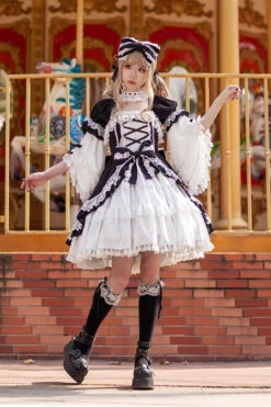 White/Black Short Sleeves Cardigan Bowknot Doll Sweet Lolita Dress