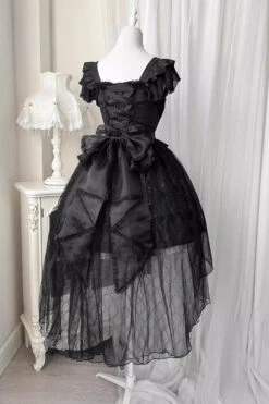 Black Elegant Bride Gorgeous Tea Party Gothic Lolita Tiered Dress -LolitaInside 828c0f31b0a3617a636994d9a6417b2e