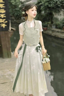 Green Round Collar Short Sleeves Embroidered Pearl Buttons Sweet Hanfu Dress Full Set -LolitaInside 8829144848951a2583f64fb2d2c7ad03