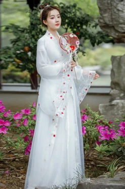 White New Safflower Embroidery Ancient Costume Sweet Hanfu Dress -LolitaInside 91cc19c25a8a9694eabd650626432ac2