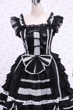 Black/White Cap Sleeves Ruffled Bowknot Lace Trim Gothic Lolita Dress