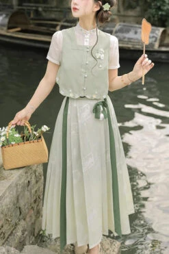 Green Round Collar Short Sleeves Embroidered Pearl Buttons Sweet Hanfu Dress Full Set
