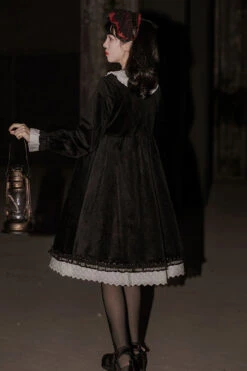 Black Doll Collar Long Sleeves Gothic Lolita Dress -LolitaInside e22da83e2c2bc10205e34bdc22e1796c